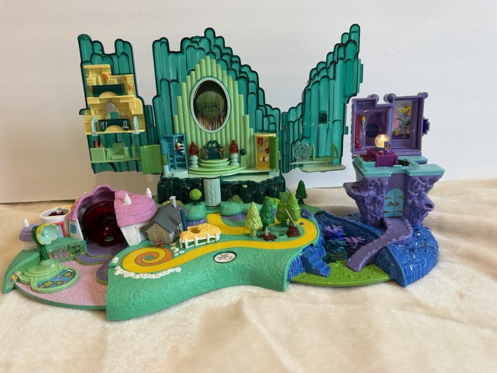 2001 Polly Pocket Wizard of Oz Emerald City Playset Working Lights No Figures